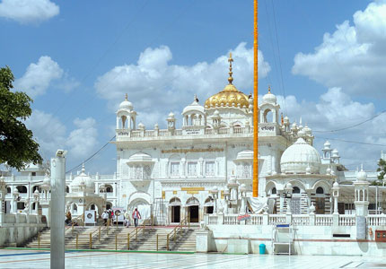 5 Takht Sacred Tour from Chandigarh
