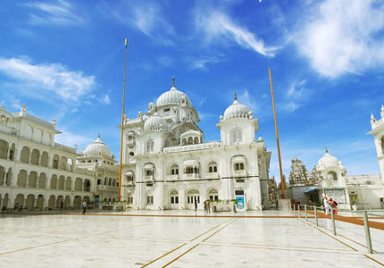 5 Takht Sacred Tour from Chandigarh