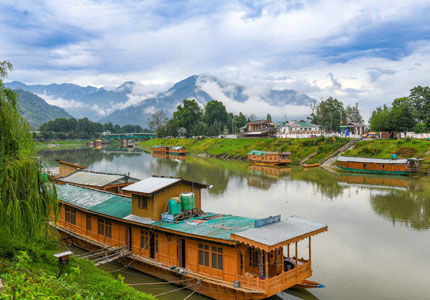 Beautiful Srinagar Getaway